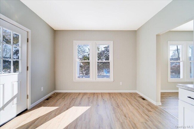 Building Photo - 108 Pine St