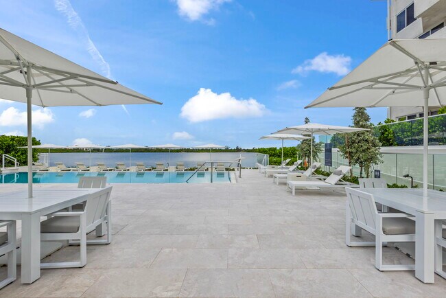Building Photo - 2773 S Ocean Blvd