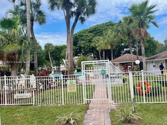 Building Photo - 3000 S Course Dr