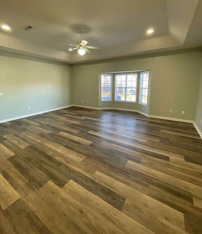Building Photo - 103 Woodmere Dr