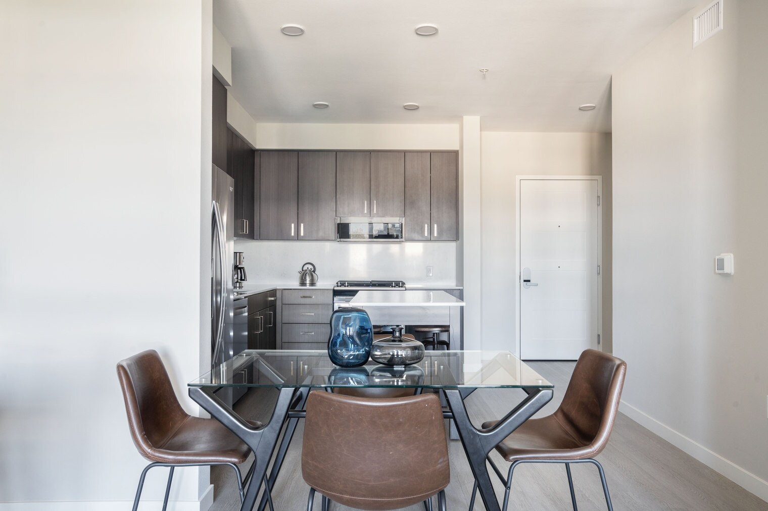 Building Photo - 3560 Rambla Pl