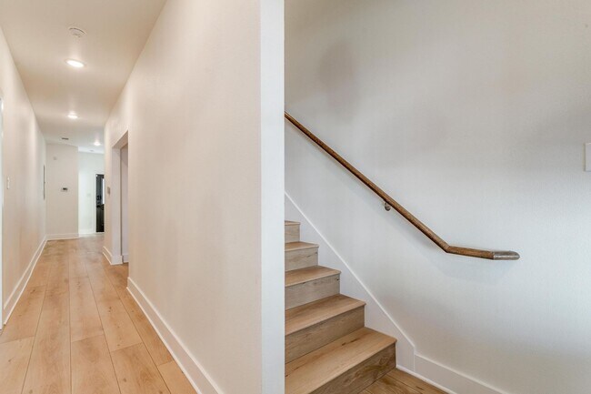 Building Photo - 3255 S University Dr