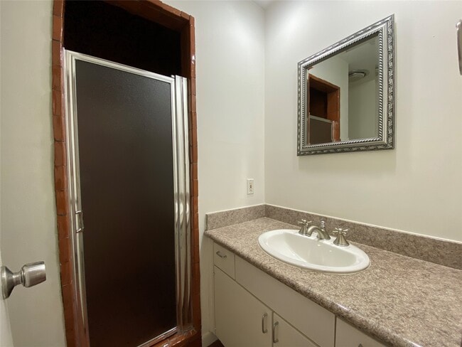 Building Photo - 5003 Yoakum Blvd