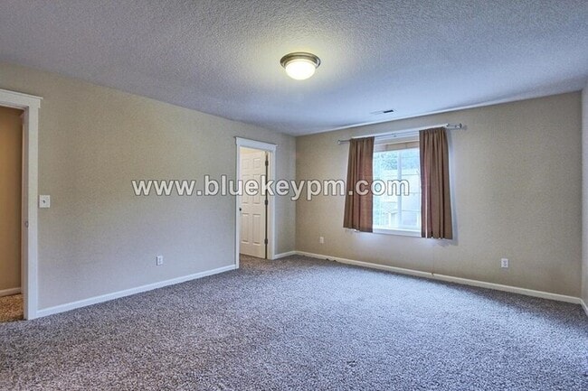 Building Photo - 3 Bed, 2.5 Bath Home in Salmon Creek Area