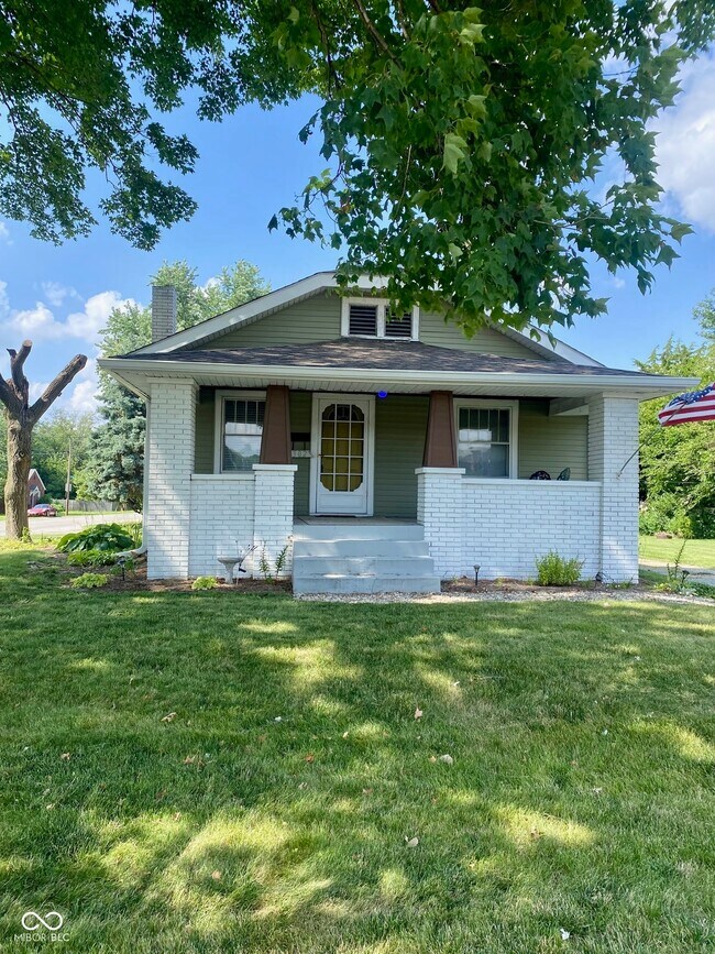 Building Photo - 302 E Troy Ave