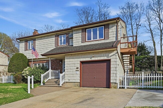 Building Photo - 10 Leanore Dr