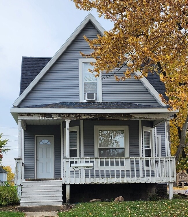 Building Photo - State St Duplex