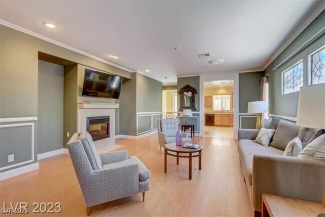 Building Photo - 2629 Rue Montpellier Ave