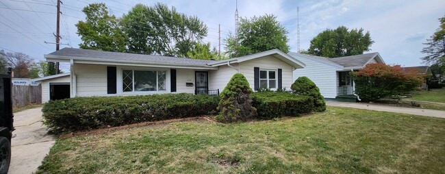 Building Photo - Beautiful 3 Bedroom 1 Bath 1550.00