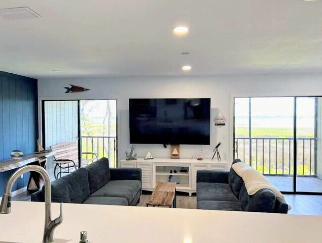 Building Photo - 28 Alcira Ct