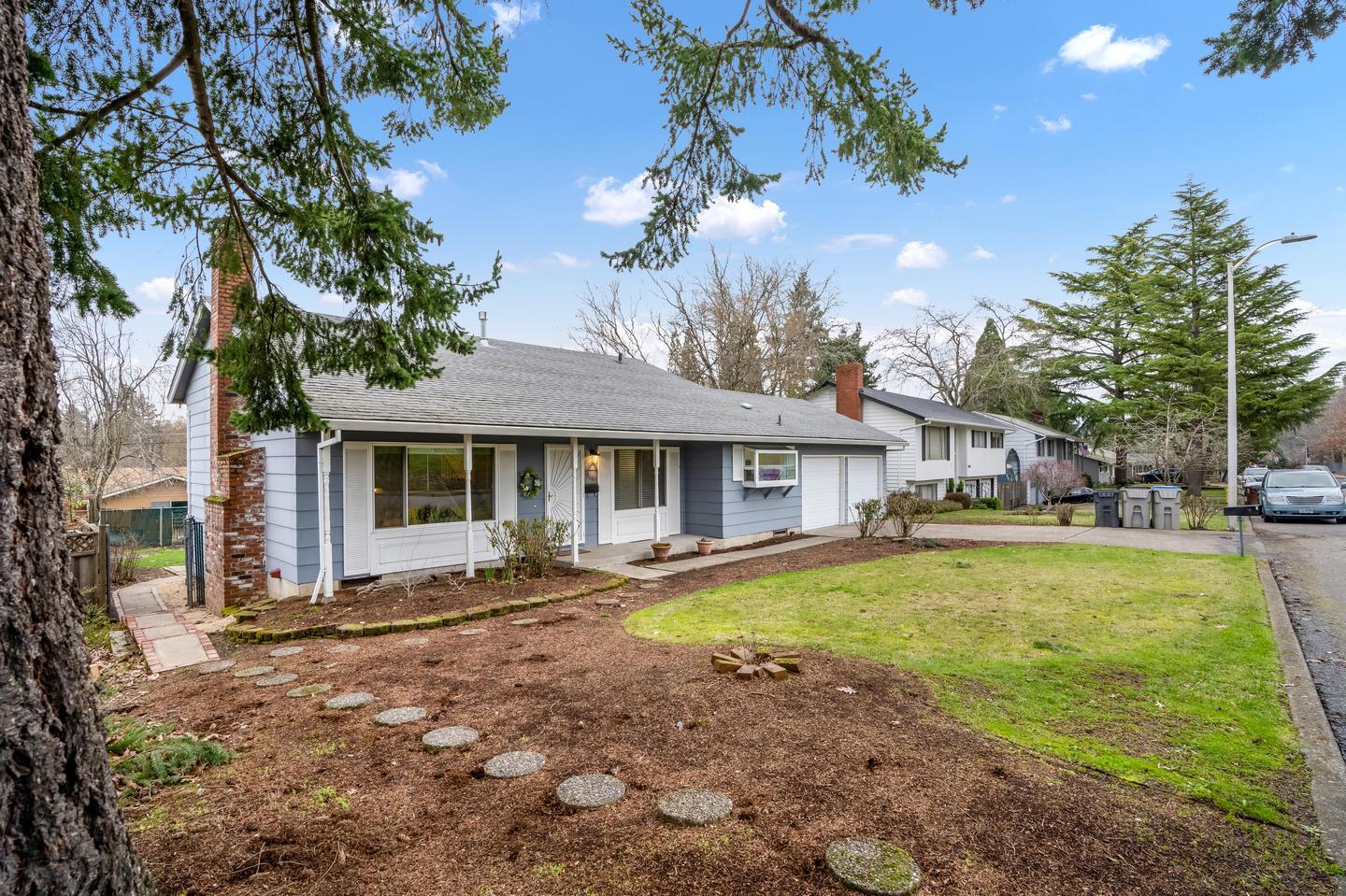 Building Photo - 13665 Sw Parkway