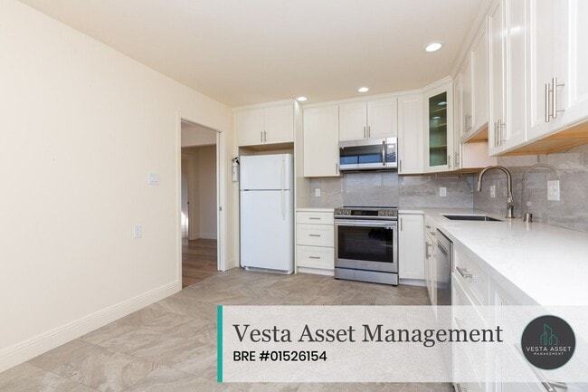 Building Photo - Savor Sweeping City Views From Your Hillside Retreat