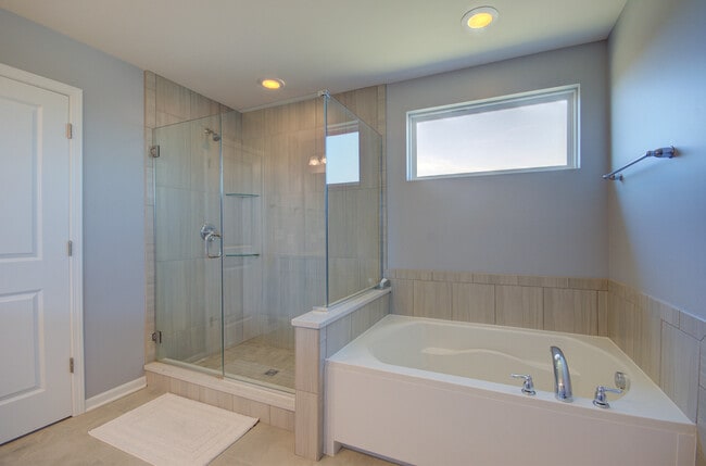 Building Photo - 15728 Brookshore Dr