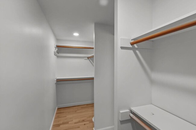 Building Photo - 86 Sherwood Terrace