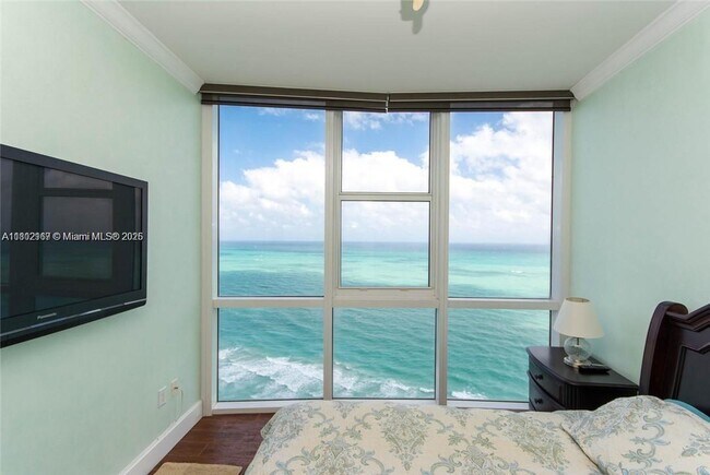 Building Photo - 18201 Collins Ave