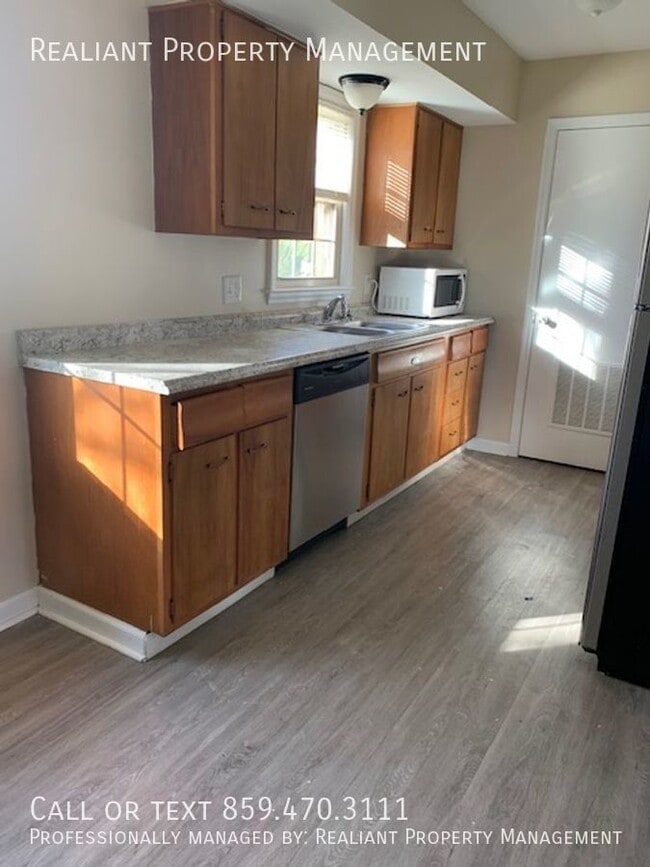 Building Photo - 508 Hickory Hill Dr