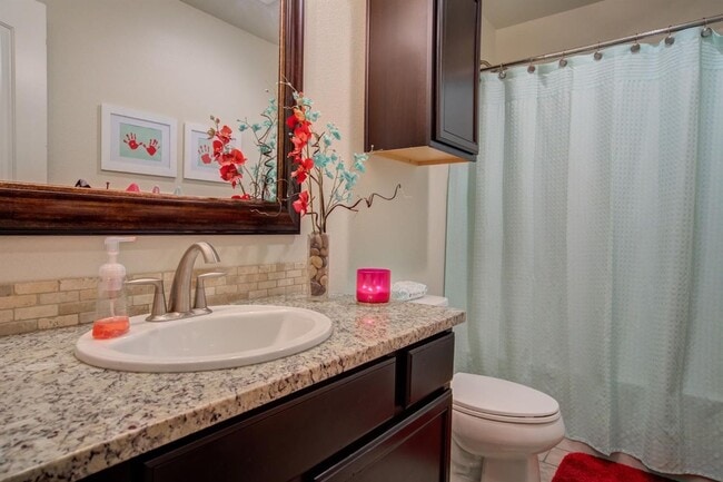 Building Photo - Spacious 4-Bedroom Home Available August 8...