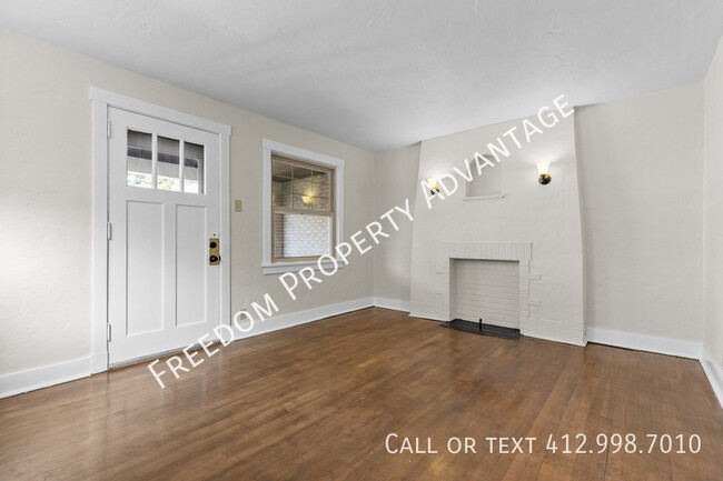 Building Photo - 739 Shady Dr E