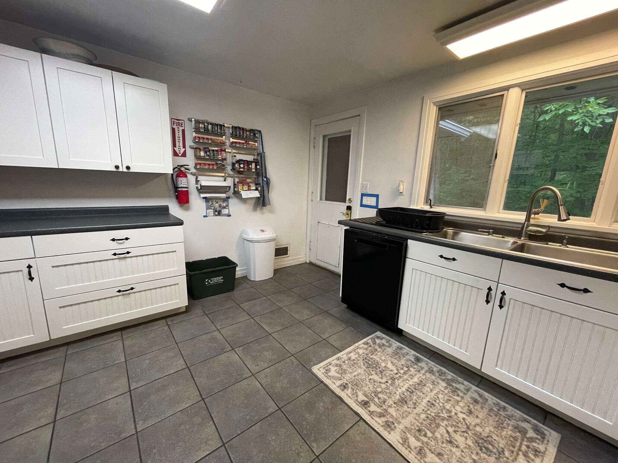 kitchen - 419 Triphammer Rd