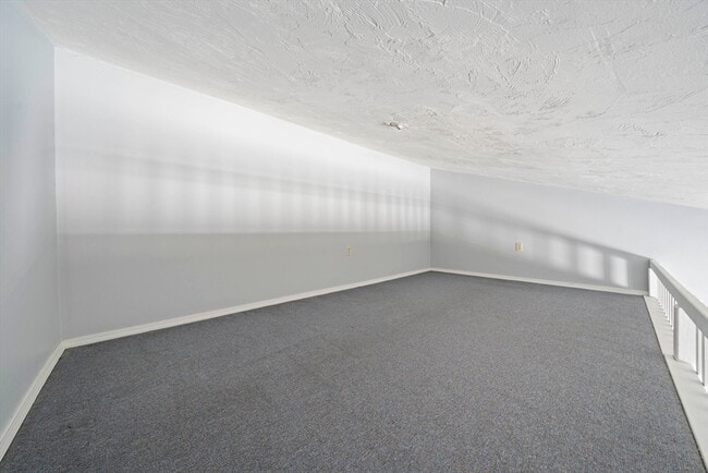 Building Photo - 600 County St