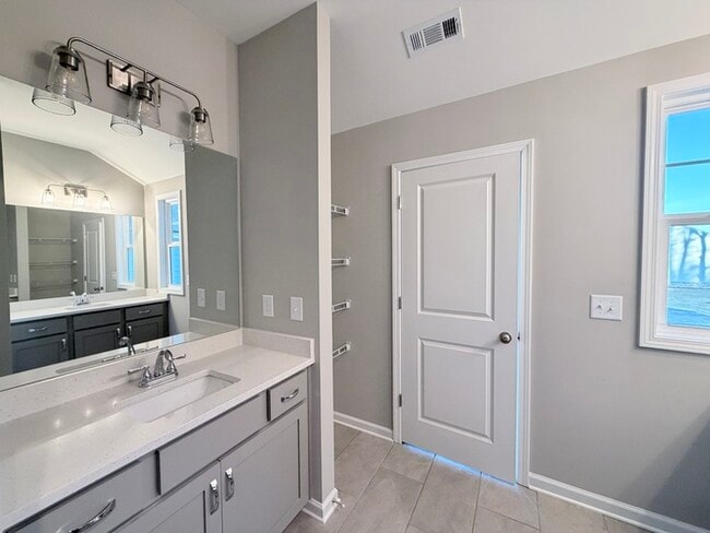 Building Photo - The Enclave At Mill Creek