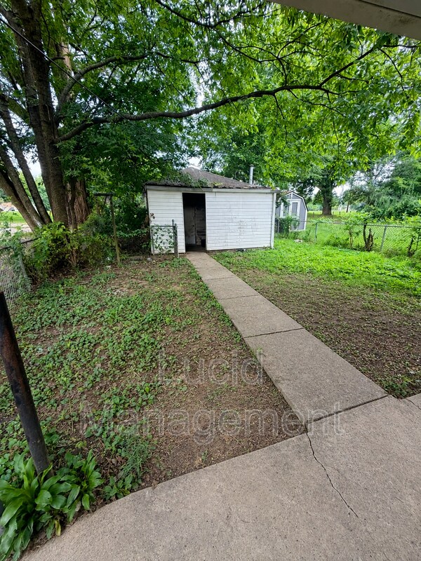 Building Photo - 1134 Lincoln Ave