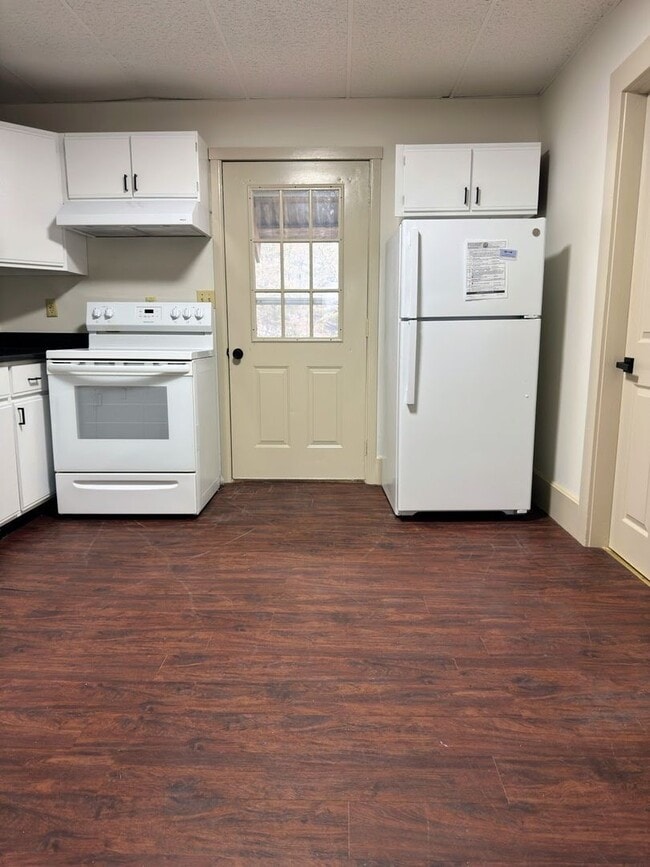 Building Photo - 199 E Main St