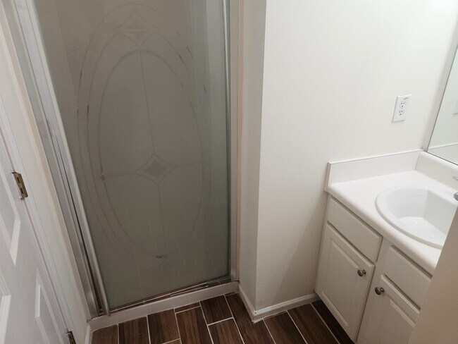 Building Photo - 2547 Walden Lake Dr