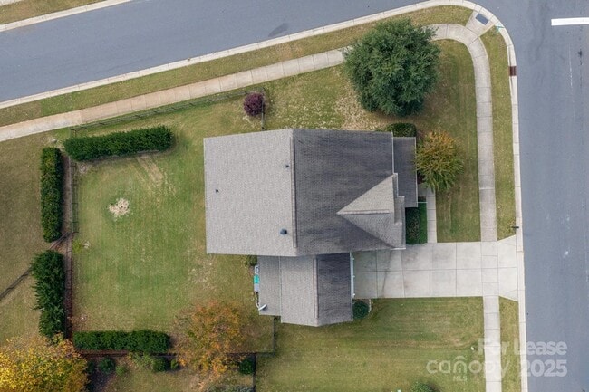 Building Photo - 5829 Dinsmore Ln