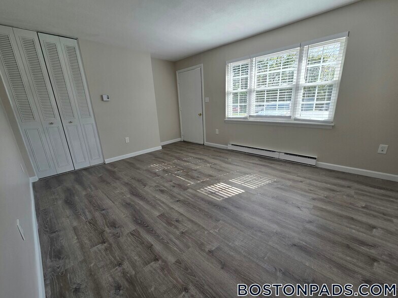 Building Photo - 221 West St