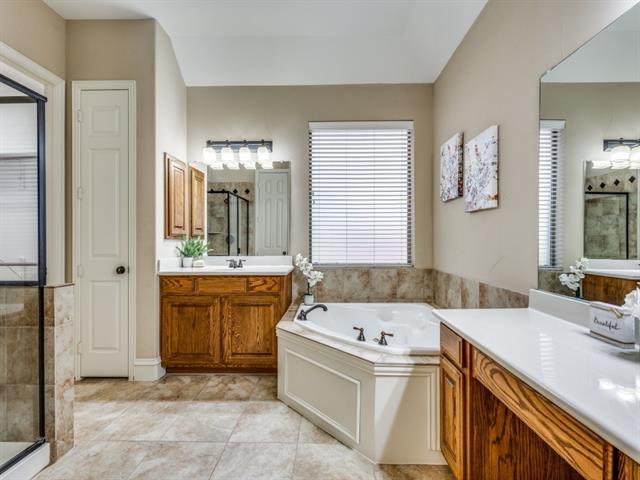 Building Photo - 832 Hidden Springs Ct