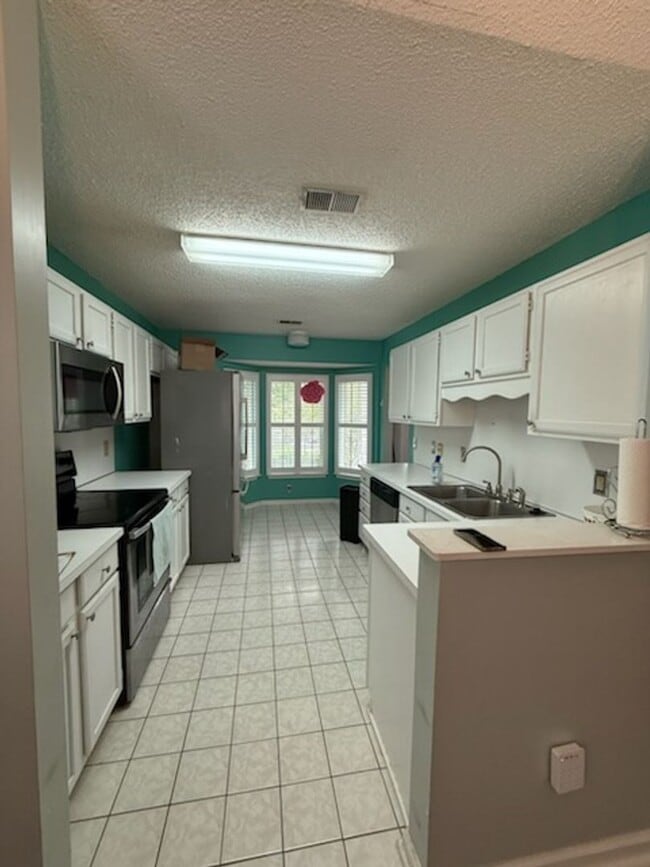 Building Photo - Charming 3-bedroom, 2-bath home in Florence,