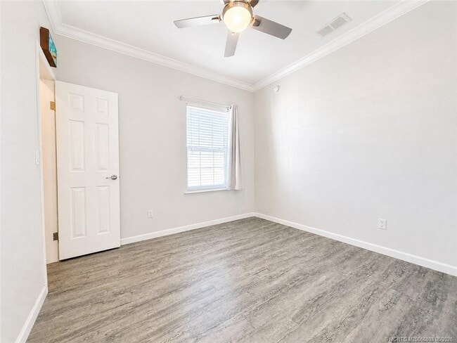 Building Photo - 252 NE Ebbtide Way