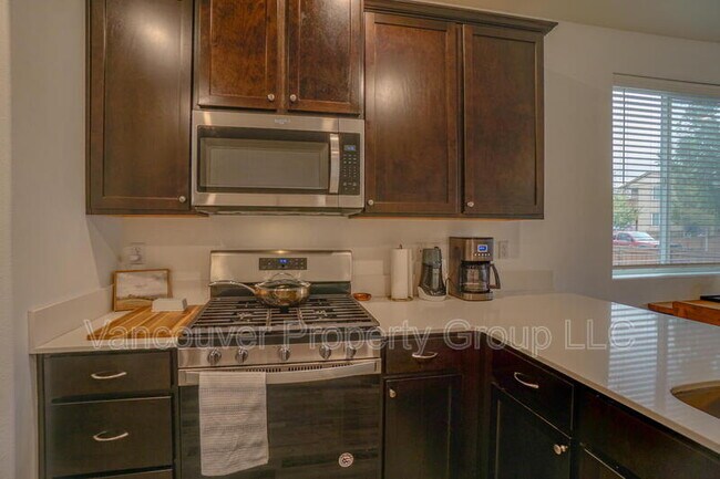 Building Photo - 7120 NE 153rd Pl