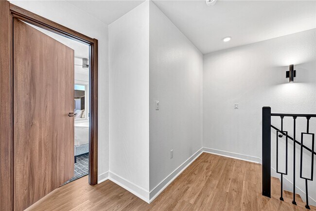 Building Photo - 1122 Emilia Ave