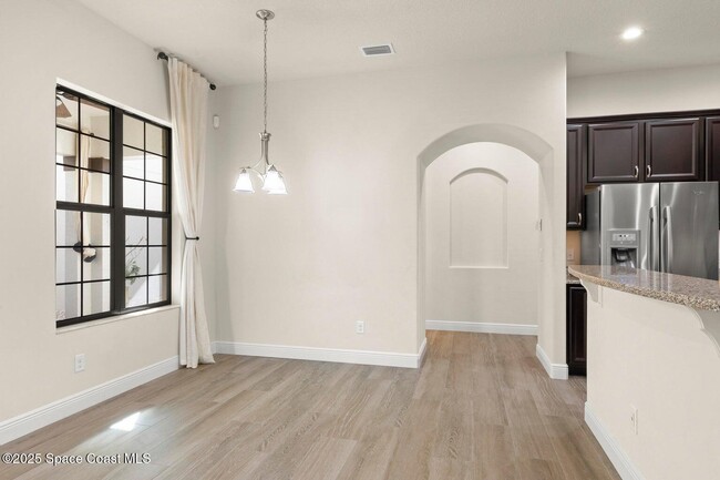 Building Photo - 7065 Primavera Ln