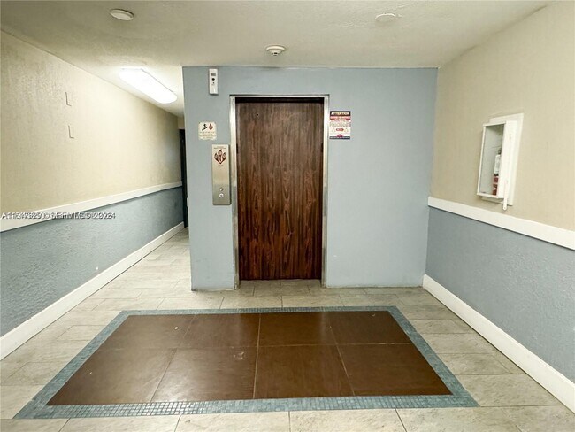 Building Photo - 484 NW 165th St