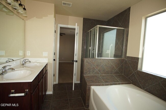 Building Photo - 14375 Whisper Mare Ct