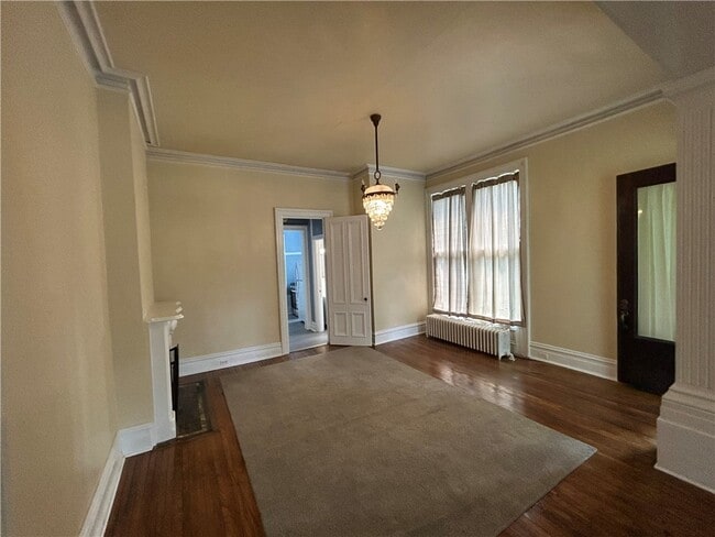 Building Photo - 401 Maple Ave