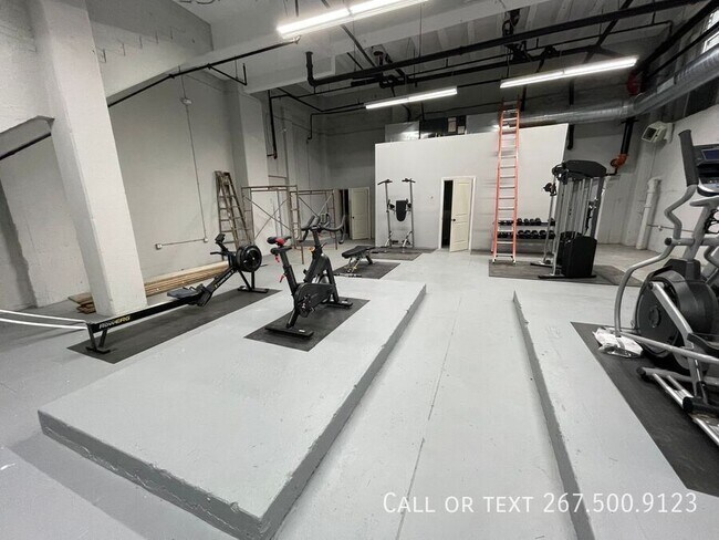 Building Photo - 1501 S. 17th-B112