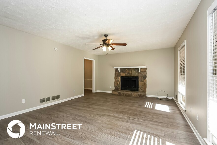 Building Photo - 2030 Whitebluff Way