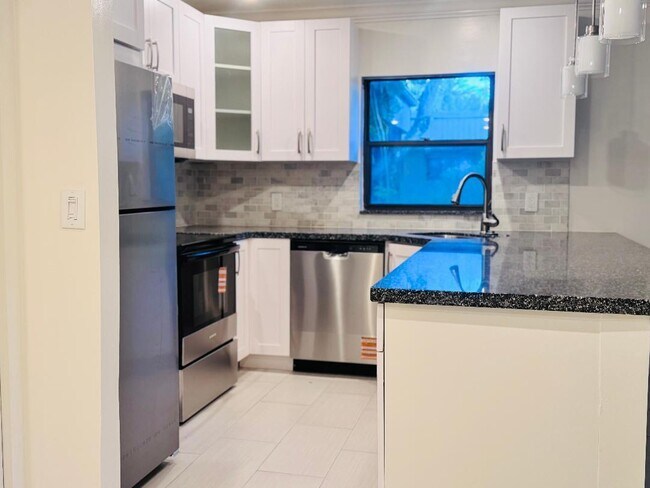 Building Photo - 8901 N New River Canal Rd