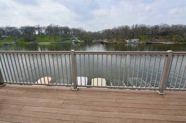 Building Photo - 12368 Bridgeview Dr N