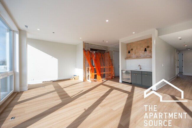 Building Photo - 1620 W Grand Ave