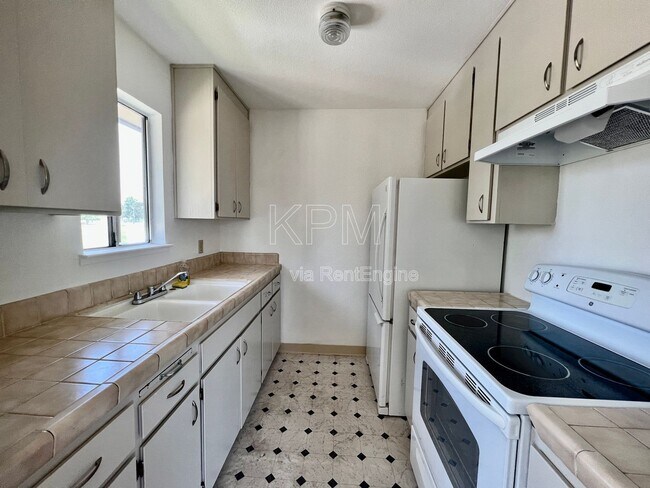 Building Photo - 2946 Peachtree Dr