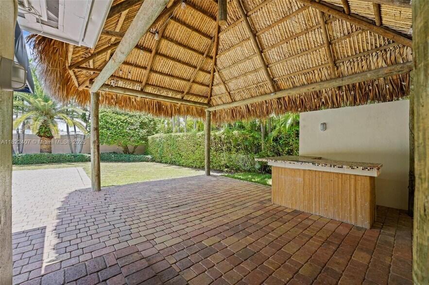 Building Photo - 12730 Ixora Rd