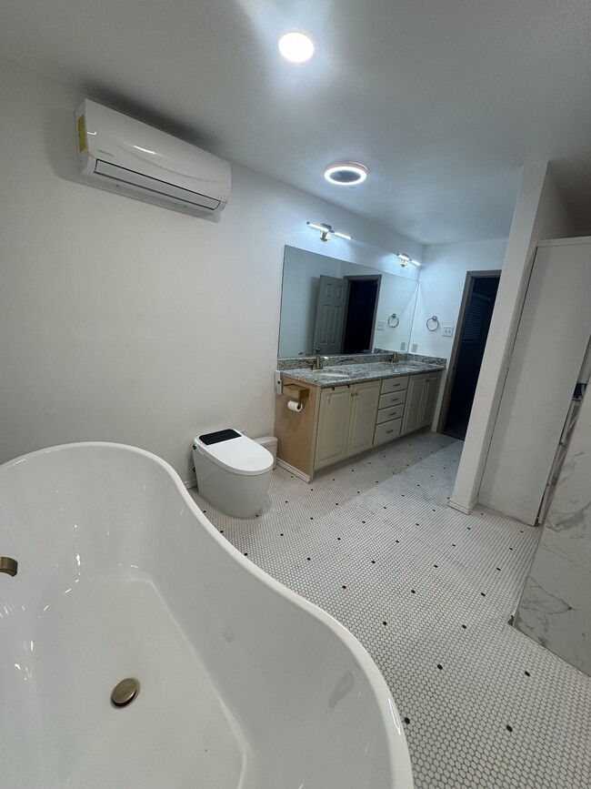 Building Photo - 6437 Dawn Dr