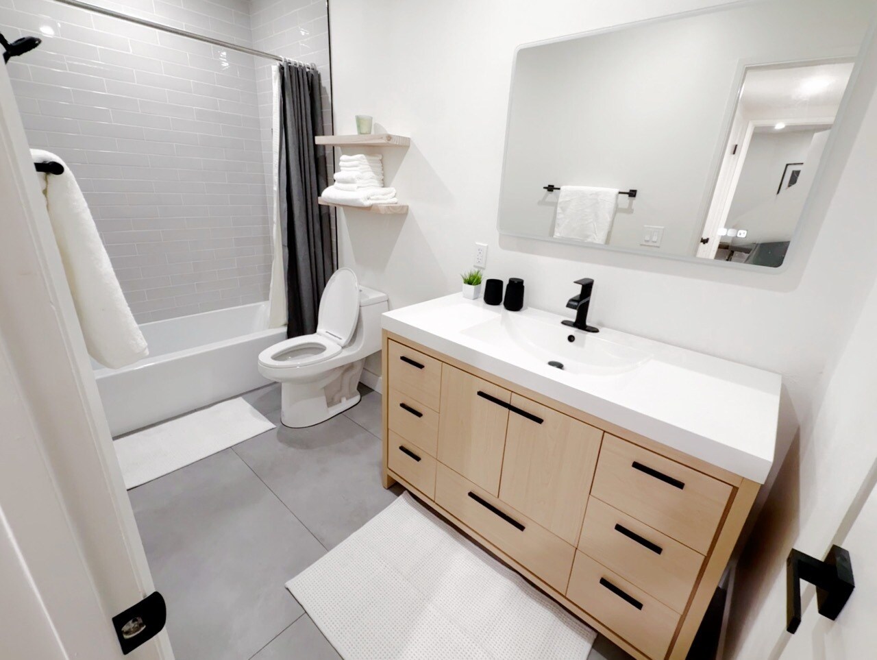 Building Photo - 1745 Camino Palmero St