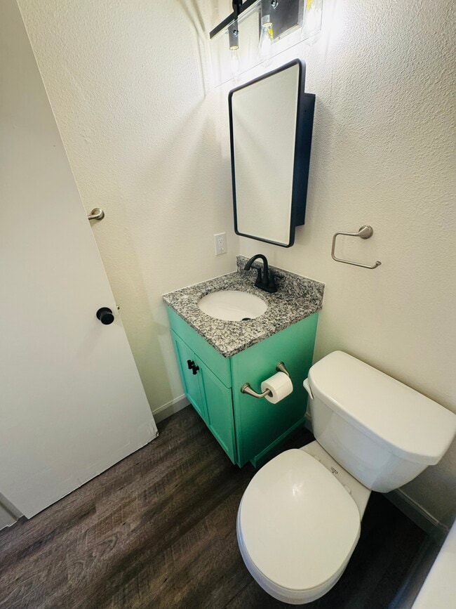 Building Photo - 429