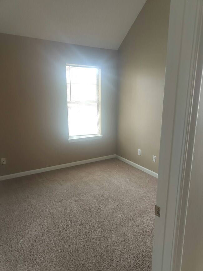 Building Photo - 3895 English Valley Dr